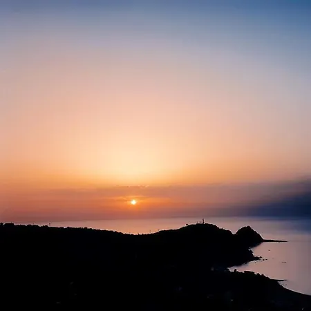 With 2 Bedrooms In Lipari With Furnished Terrace 20 M From The Beach Διαμέρισμα *