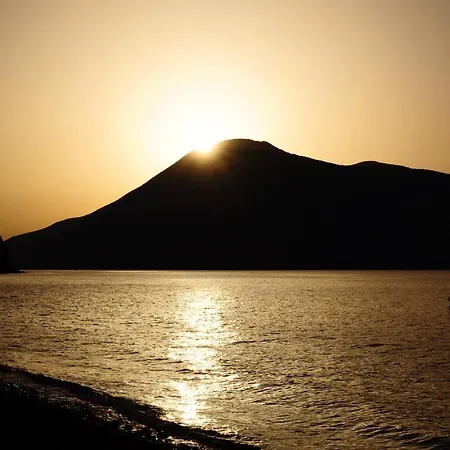 Apartment With 2 Bedrooms In Lipari With Furnished Terrace 20 M From The Beach *